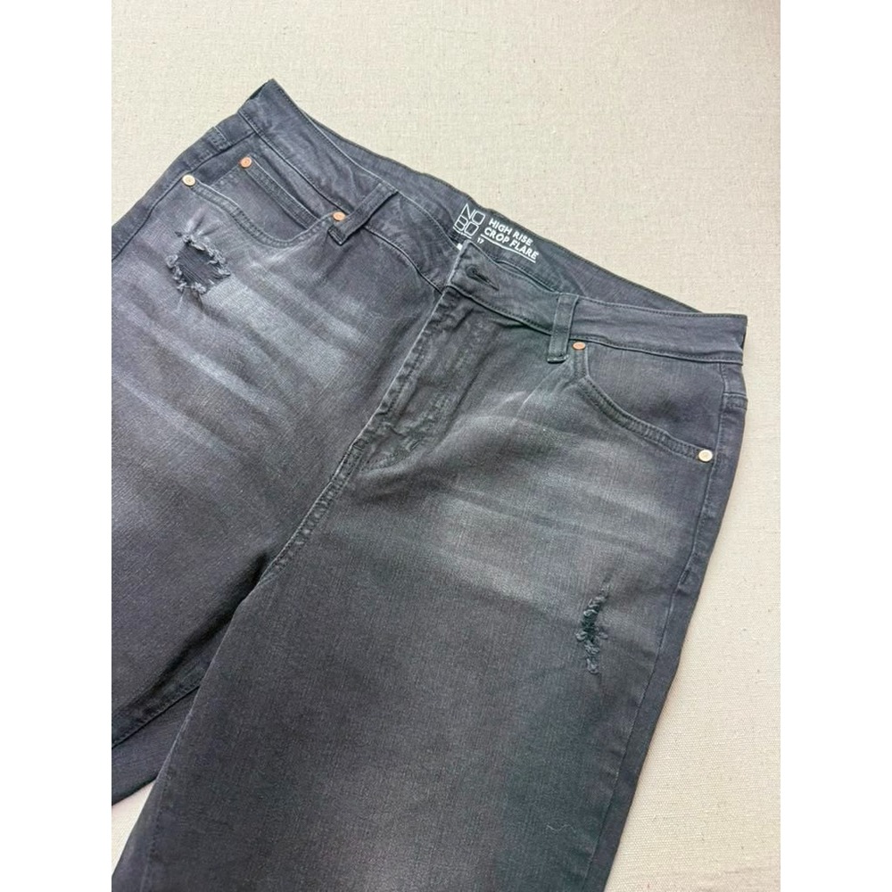No Boundaries Womens 17 High Rise Crop Flare Black Distressed Jeans [A213]
